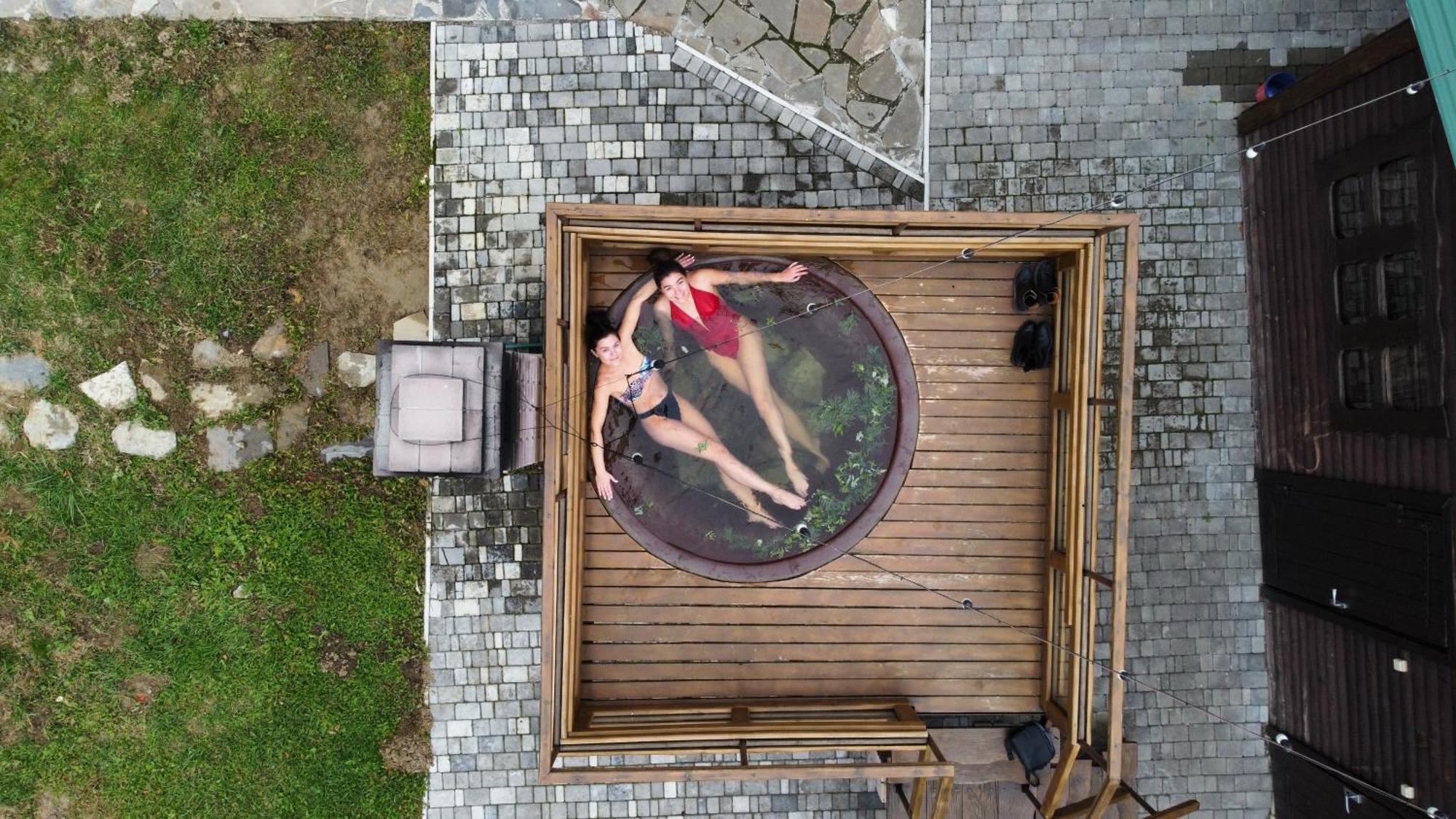 Hotel Orlyne Gnizdo Chernivtsi Exterior foto