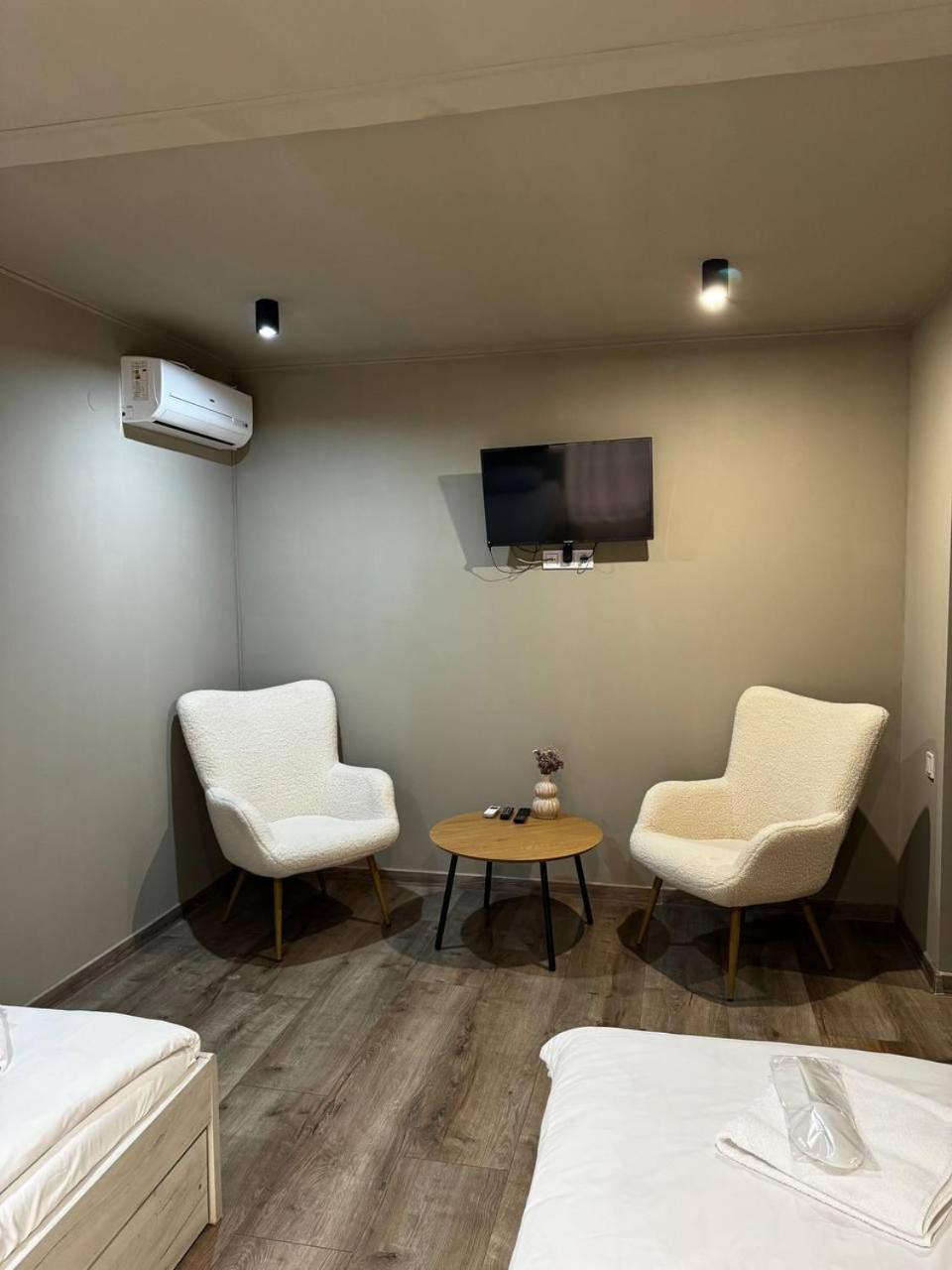 Hotel Orlyne Gnizdo Chernivtsi Habitación foto