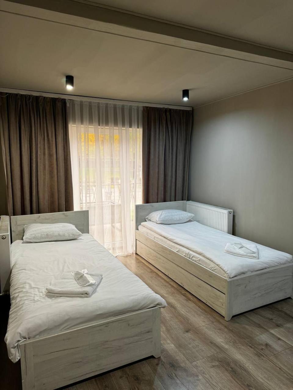 Hotel Orlyne Gnizdo Chernivtsi Habitación foto